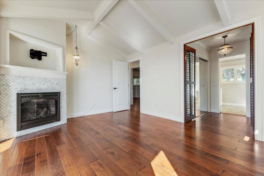 https://media.crmls.org/mediaz/6bee4b21-aee8-4005-a630-02b7c728fcc0.jpg?preset=X-Large