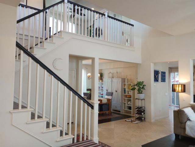 Detail Gallery Image 2 of 54 For 5544 Mill Creek Rd, San Diego,  CA 92130 - 4 Beds | 3 Baths