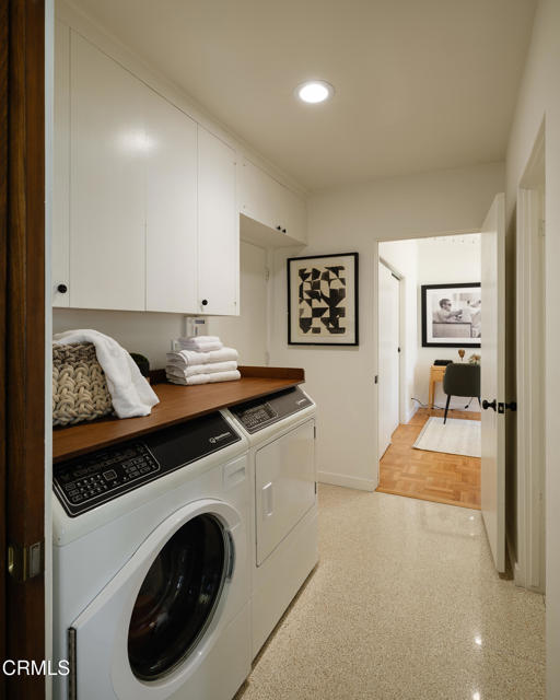 5445 La Crescenta Avenue, La Crescenta CA: https://media.crmls.org/mediaz/6beef586-33be-4216-b443-e00e00e03843.jpg
