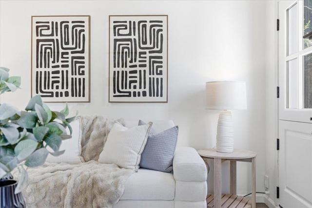 1019 Riverton Drive, San Carlos CA: https://media.crmls.org/mediaz/6bf09f82-5673-4375-ac78-160e7d950dbd.jpg