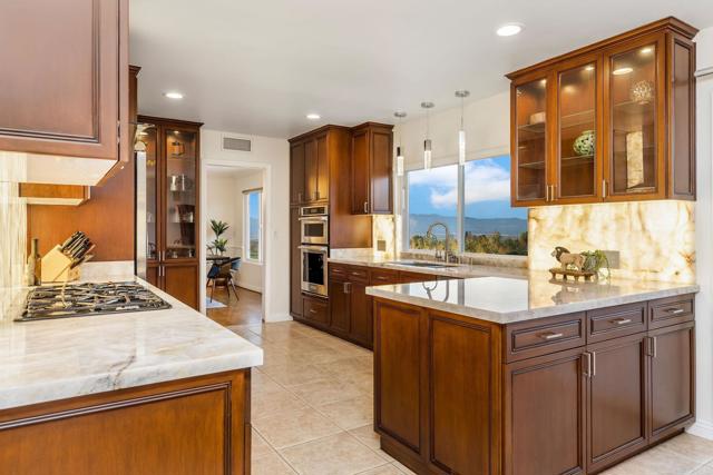 4400 Chaumont Road, Woodland Hills CA: https://media.crmls.org/mediaz/6bf17854-11f0-4100-ba76-37d26dea8935.jpg
