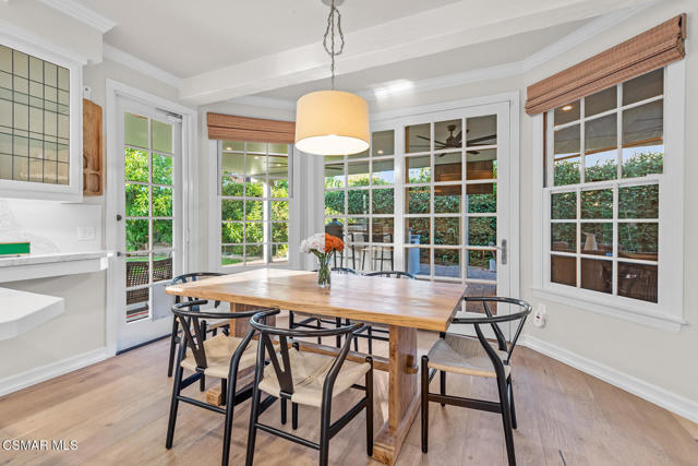29621 Ridgeway Drive, Agoura Hills CA: https://media.crmls.org/mediaz/6bf1a3e3-158b-4888-8295-ad3430a90978.jpg