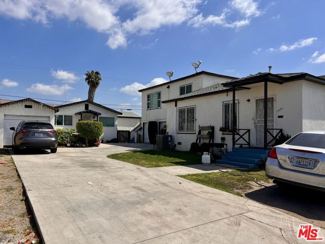 1055 W 102nd Street, Los Angeles CA: https://media.crmls.org/mediaz/6bf1de5e-2143-4d20-9695-d9ff2a5b7b31.jpg