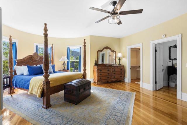 223 N Oregon Street, Yreka CA: https://media.crmls.org/mediaz/6bf2193f-d213-4e97-b6ff-4103afe3c55e.jpg