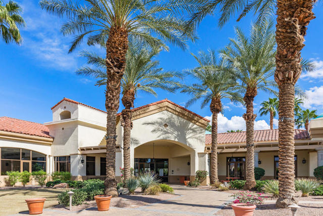 81126 Avenida Lorena, Indio CA: https://media.crmls.org/mediaz/6bf2b573-6bf6-48e2-9ea2-be03de782788.jpg
