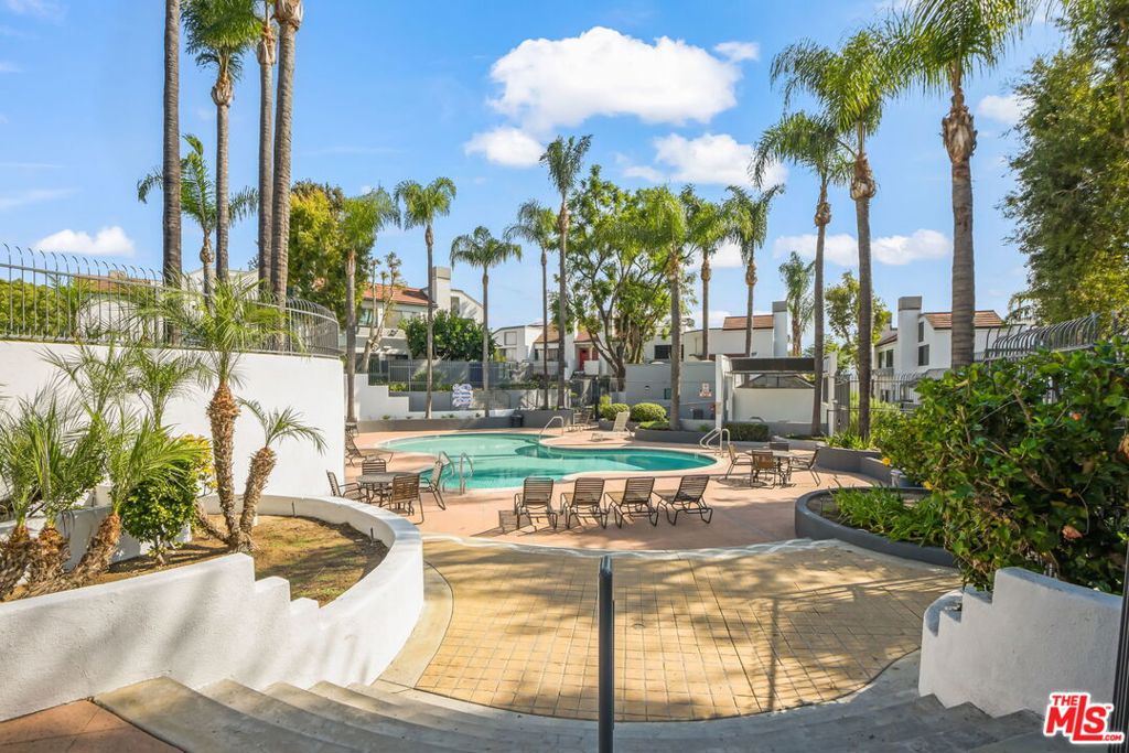 2506 Chandler Avenue #255