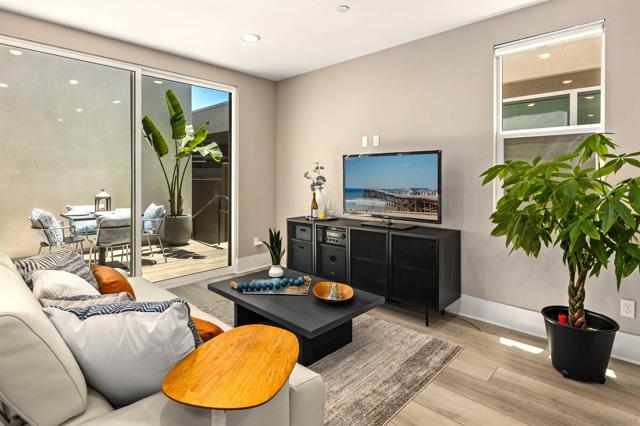 3979 Shasta St, San Diego CA: https://media.crmls.org/mediaz/6bf39c99-51a2-4efc-8467-275778ee241c.jpg