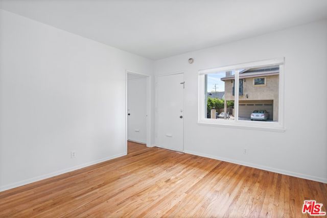 9620 Braddock Drive, Culver City CA: https://media.crmls.org/mediaz/6bf41a35-e38d-4798-bcde-3697ab1933db.jpg
