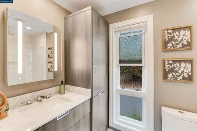 5588 Gonzalez Ct, Concord CA: https://media.crmls.org/mediaz/6bf4906f-9625-4860-a5bf-24b060462e43.jpg