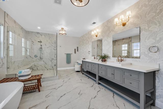 5719 Dimas Ct, Pleasanton CA: https://media.crmls.org/mediaz/6bf4b546-a89f-46b4-9226-e08df282b384.jpg