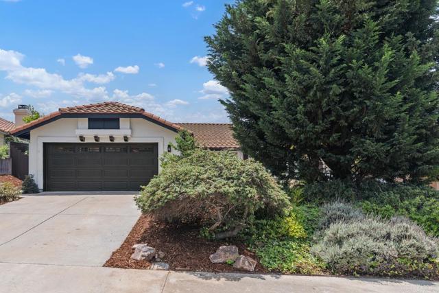 2663 Sutter St, Carlsbad CA: https://media.crmls.org/mediaz/6bf4c44d-3cf9-4e44-af0d-f06ffe925fc3.jpg