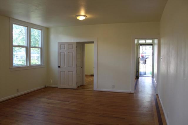 129 Broadway, Jackson CA: https://media.crmls.org/mediaz/6bf5264d-65fb-485a-ab84-37d7c0570cc4.jpg
