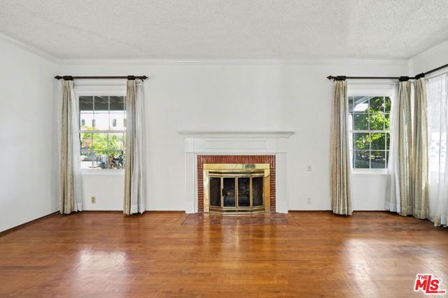 1314 Palms Boulevard, Venice CA: https://media.crmls.org/mediaz/6bf548f9-5f92-4a6f-bfce-cf9e083bd65b.jpg