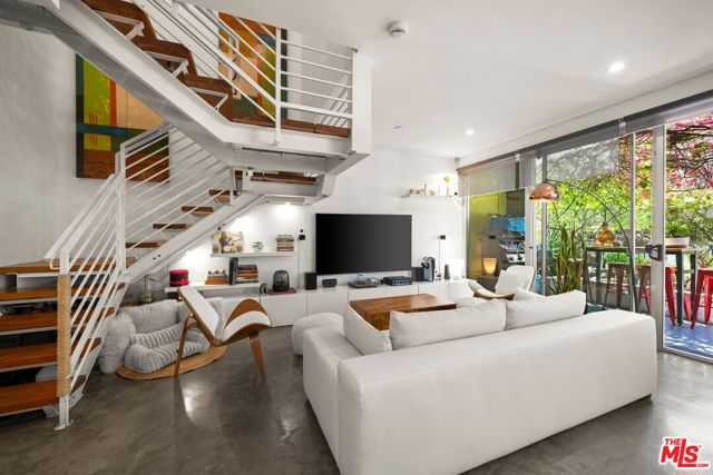 2400 Corinth Avenue, Los Angeles CA: https://media.crmls.org/mediaz/6bf5856d-2a68-4f50-b24f-437760377077.jpg