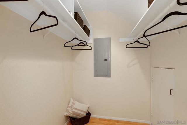 Image 22 of 43 For 2932 Lawrence St