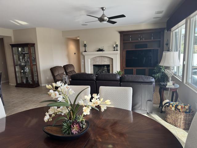 61722 Topaz Drive, La Quinta CA: https://media.crmls.org/mediaz/6bf5a7a6-1745-4654-81ea-a15cb52e32b0.jpg