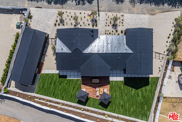 5259 Lewis Road, Agoura Hills CA: https://media.crmls.org/mediaz/6bf6a217-e8f8-47e5-a3bb-4334178ad9e6.jpg