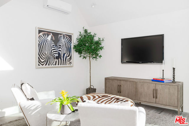 31866 Seafield Drive, Malibu CA: https://media.crmls.org/mediaz/6bf7074b-64f7-42af-ace6-8956a9353992.jpg