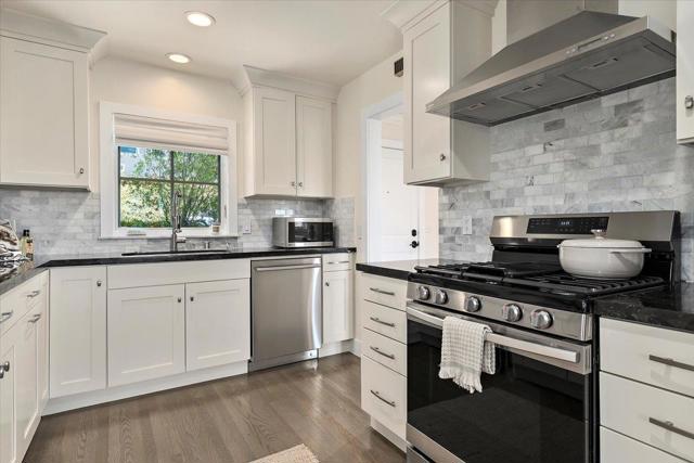 333 Oakview Drive, San Carlos CA: https://media.crmls.org/mediaz/6bf71228-1746-4eab-8031-cb1c881db050.jpg