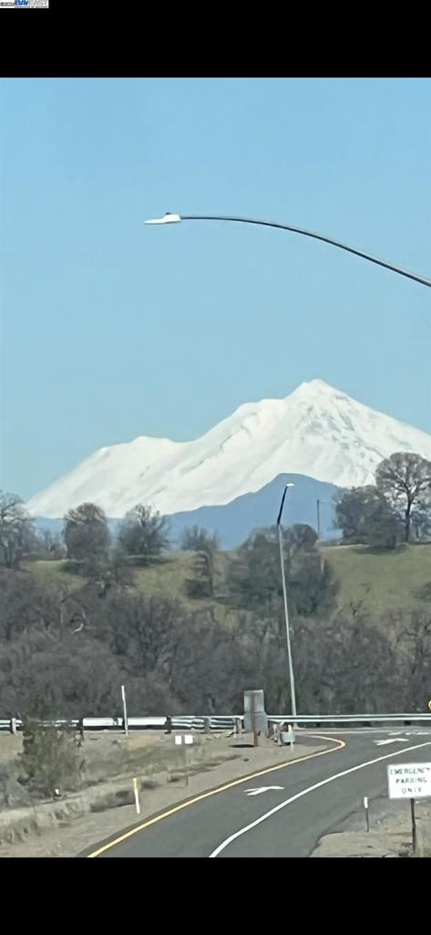 https://media.crmls.org/mediaz/6bf73b1e-8b88-4e21-bc61-26c7b97b9155.jpg?preset=X-Large