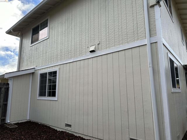 Image 17 of 21 For 136 Nugent Dr