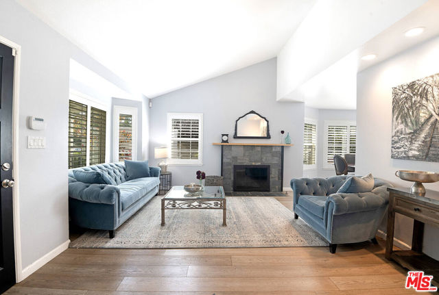 12713 Stanwood Drive, Los Angeles CA: https://media.crmls.org/mediaz/6bf88de4-75e5-415c-830d-bde37877491d.jpg