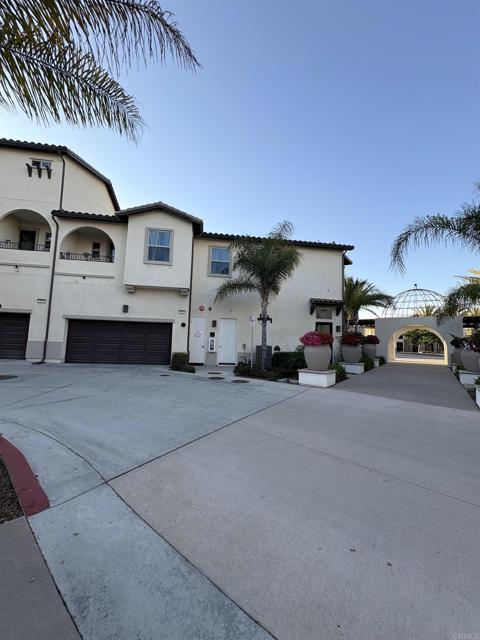 2170 BIRCH RD., San Diego CA: https://media.crmls.org/mediaz/6bf8984c-ba7d-4c77-9222-62b327310931.jpg