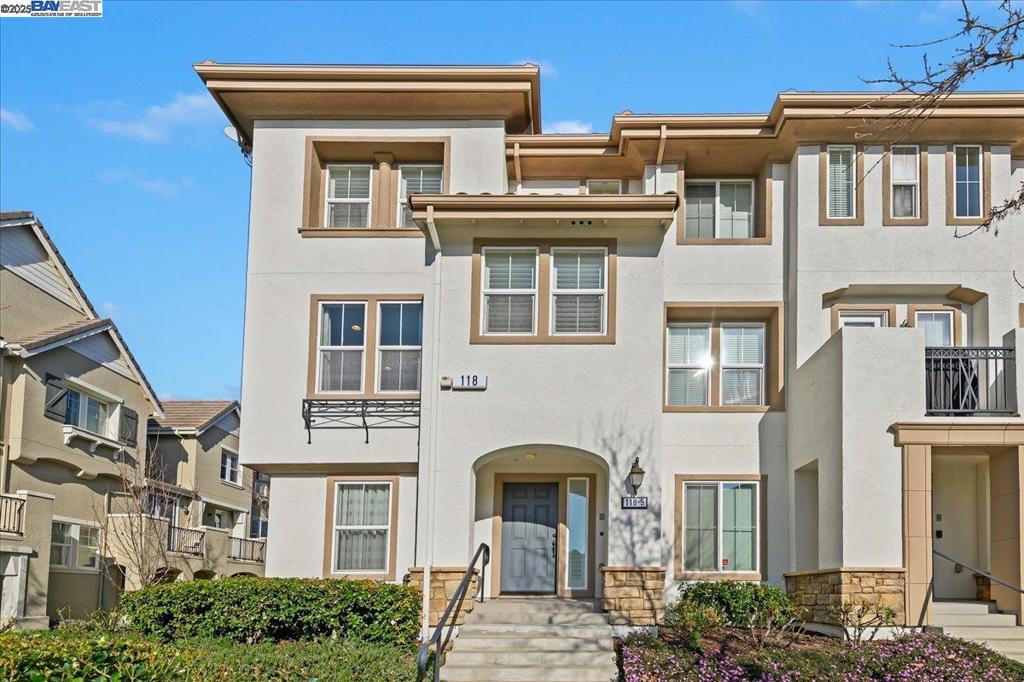 118 Selby Ln #5