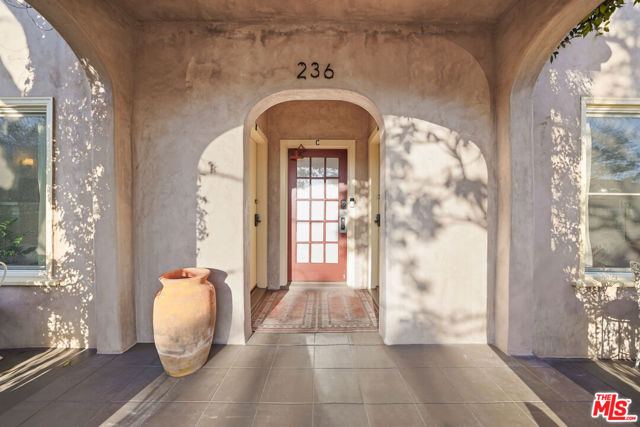 236 S 5th Avenue, Venice CA: https://media.crmls.org/mediaz/6bfa1bab-d845-4e00-a04c-293011fa7ea2.jpg