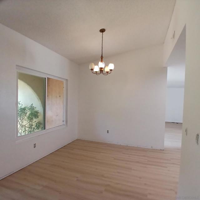 3063 Contut Ct, Spring Valley CA: https://media.crmls.org/mediaz/6bfac9a5-69cf-4cf3-901a-6236b5c31723.jpg