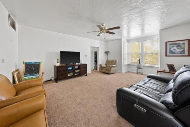 586 Monterey Road, Morgan Hill CA: https://media.crmls.org/mediaz/6bfc1d76-1031-460f-a0d2-a783bfdd9dc1.jpg