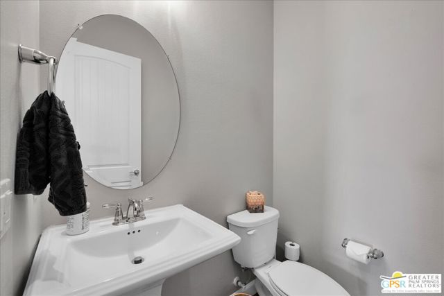 70 Zinfandel, Rancho Mirage CA: https://media.crmls.org/mediaz/6bfc5384-caaa-4cdd-bc0d-4f9ff5ad7ab9.jpg