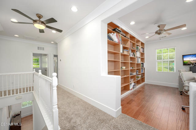650 Astera Court, Newbury Park CA: https://media.crmls.org/mediaz/6bfc6e9c-65be-4283-858d-f1fb5d205a52.jpg