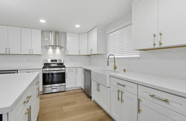 421 Locdel Court, Chula Vista CA: https://media.crmls.org/mediaz/6bfccad5-7ec9-440d-ac9f-080a5b4099ac.jpg