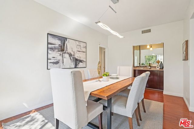 1209 Amherst Avenue, Los Angeles CA: https://media.crmls.org/mediaz/6bfd25fe-def3-468b-b533-174957a33e60.jpg