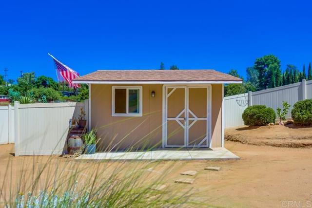 11541 Westhill, Lakeside CA: https://media.crmls.org/mediaz/6bfd3555-fd4f-4080-8bf3-173654d9c74d.jpg