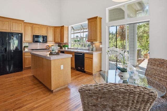 24035 Stage Stop Way, Los Gatos CA: https://media.crmls.org/mediaz/6bfd9de3-b4f3-4547-9e54-b19f270dce87.jpg