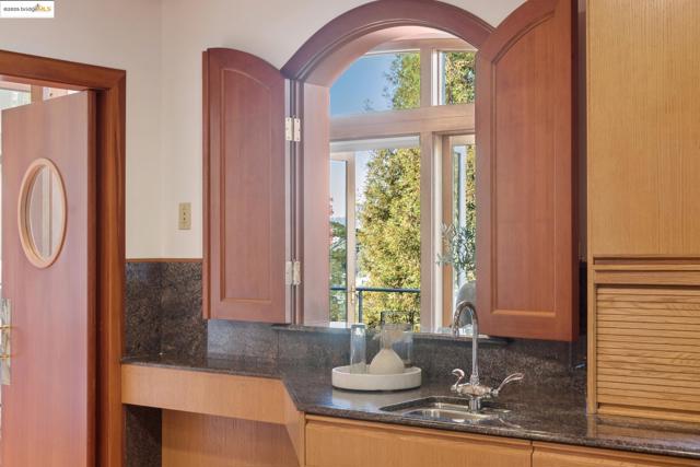 Image 24 of 60 For 6148 Ocean View Dr