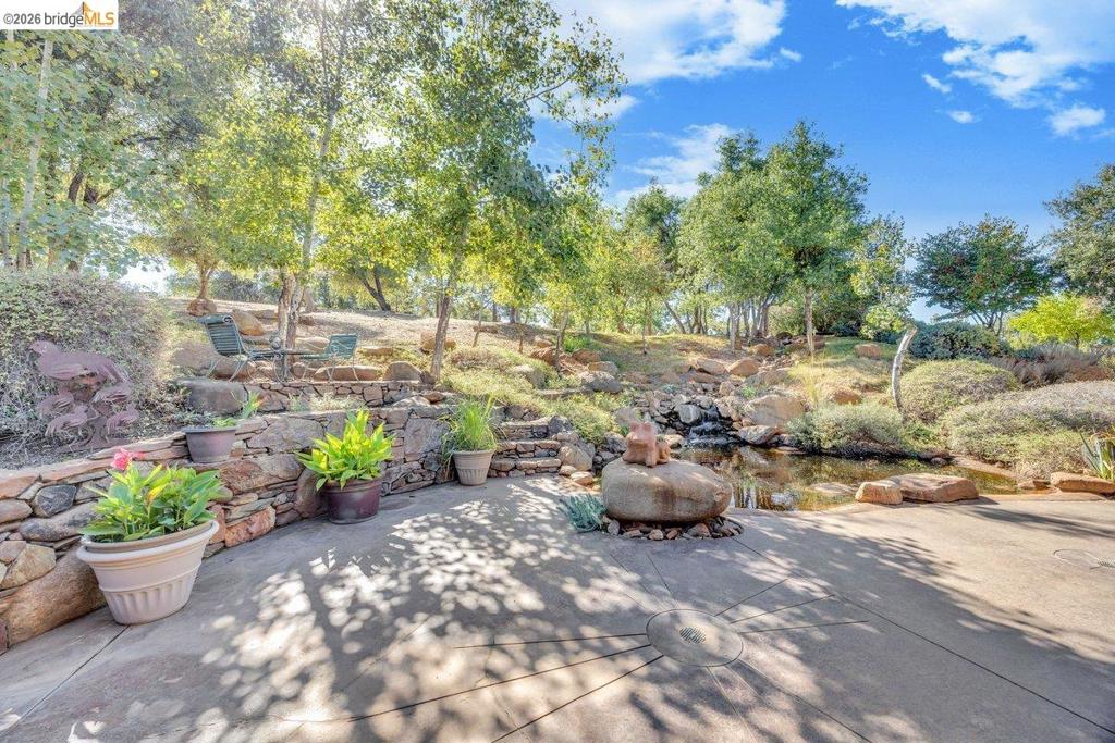 https://media.crmls.org/mediaz/6bffdee1-2a4c-44f5-8623-f81b4fa75475.jpg?preset=X-Large