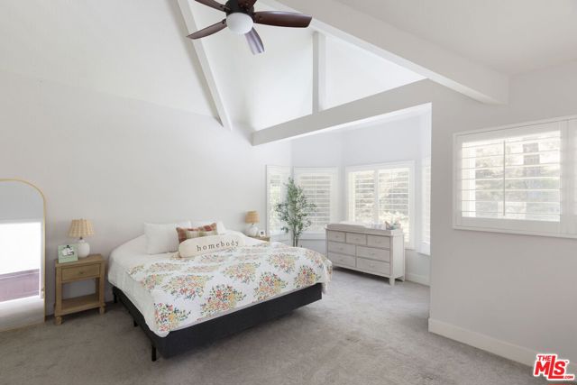 26430 Emerald Dove Drive, Valencia CA: https://media.crmls.org/mediaz/6c009ef4-f87e-4707-b22b-5ef7f46d5c68.jpg