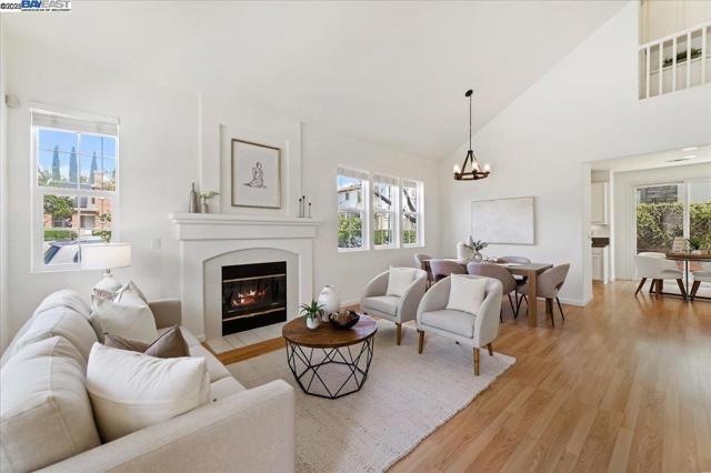 3989 Strafford Ct, Dublin CA: https://media.crmls.org/mediaz/6c014260-7b66-45f9-a632-9b17390599fd.jpg