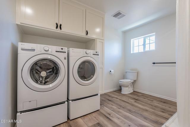 3242 Hereford Court, Simi Valley CA: https://media.crmls.org/mediaz/6c0167fe-93dc-4338-ad73-3f82cbcb9afa.jpg