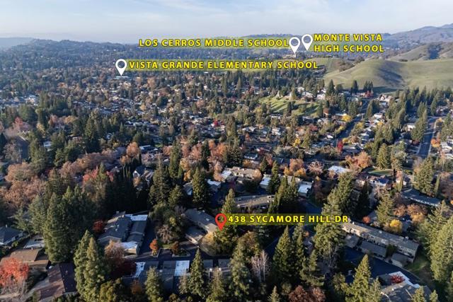 438 Sycamore Hill Drive, Danville CA: https://media.crmls.org/mediaz/6c01ce73-8297-43d6-b42d-449c5ed347e1.jpg