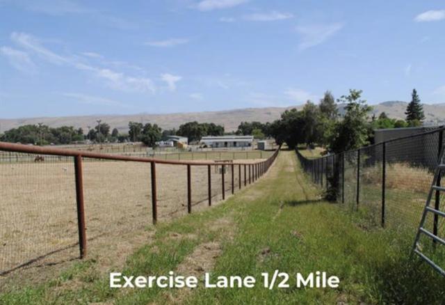 19963 Hale Avenue, Morgan Hill CA: https://media.crmls.org/mediaz/6c025147-a0b0-48b0-b741-c3675ba48171.jpg