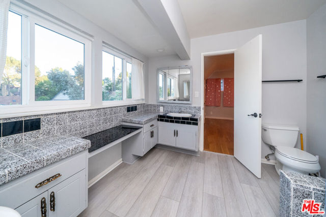 12158 Bambi Place, Granada Hills CA: https://media.crmls.org/mediaz/6c032576-da17-4a09-9d26-4bb72efb4401.jpg