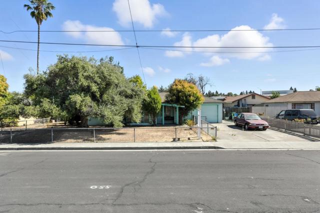 2992 Humbolt Avenue, Santa Clara CA: https://media.crmls.org/mediaz/6c0355e6-0206-4caf-be73-4f0e4fffb6d4.jpg