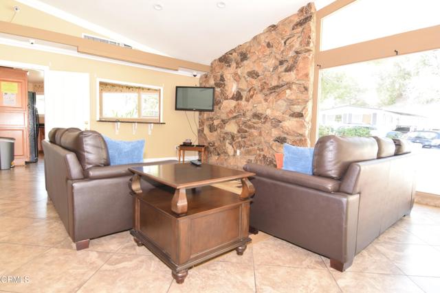 4201 Topanga Canyon Blvd. Boulevard, Woodland Hills CA: https://media.crmls.org/mediaz/6c036458-5ffe-48f5-ad41-8d574ba63d5a.jpg