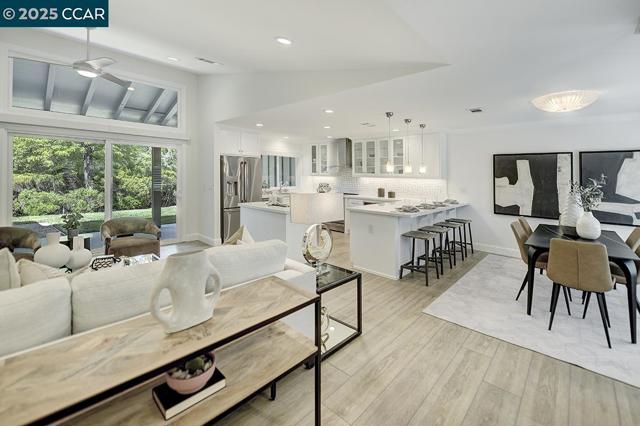 2607 Saklan Indian Dr, Walnut Creek CA: https://media.crmls.org/mediaz/6c03a145-eb07-465d-8b5f-0c2a5b4dc1d2.jpg