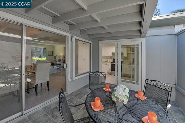 1517 Oakmont, Walnut Creek CA: https://media.crmls.org/mediaz/6c0420be-60b2-49b1-b1ce-7987a3498627.jpg