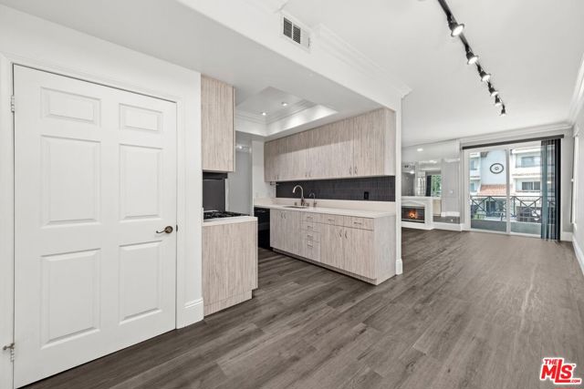 Image 11 of 41 For 1516 Hi Point Street 101